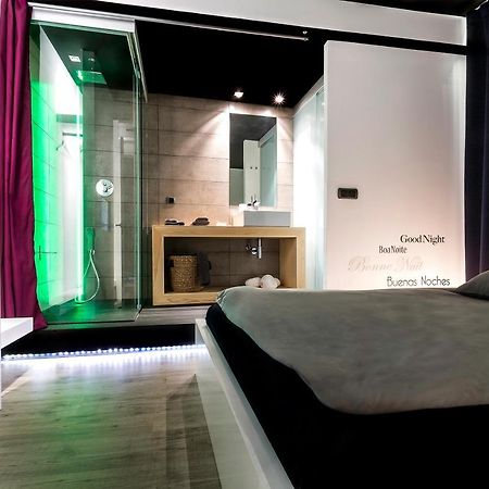 Zrooms&Suites Hostel Boutique Zaragoza Bagian luar foto